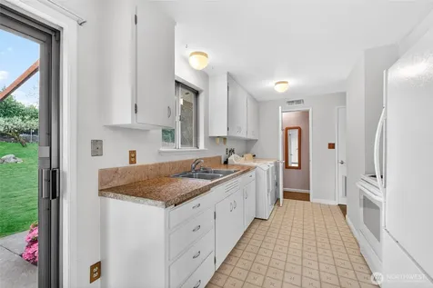 2717 SW 328th Street Federal Way WA 98023