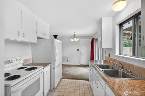 2717 SW 328th Street Federal Way WA 98023