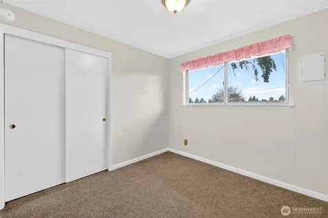 2717 SW 328th Street Federal Way WA 98023