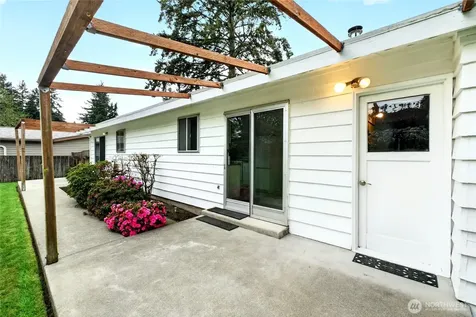 2717 SW 328th Street Federal Way WA 98023