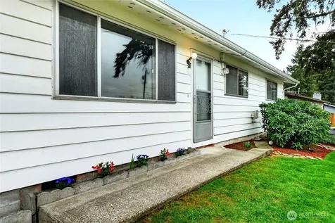 2717 SW 328th Street Federal Way WA 98023