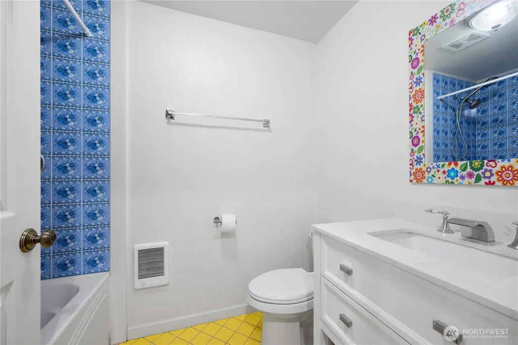 976 Sandy Bend Road Castle Rock WA 98611