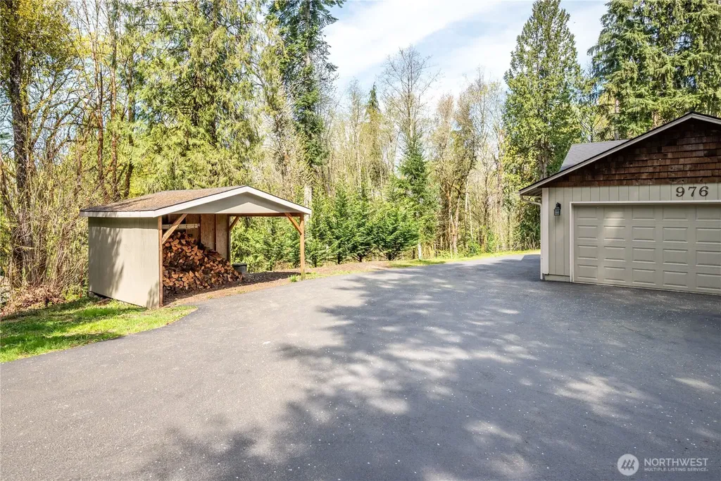 976 Sandy Bend Road Castle Rock WA 98611