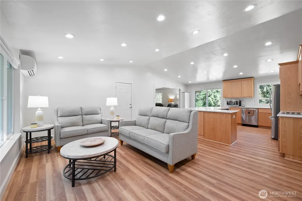 976 Sandy Bend Road Castle Rock WA 98611