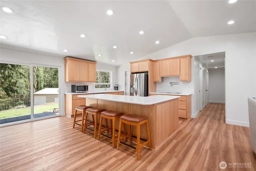 976 Sandy Bend Road Castle Rock WA 98611