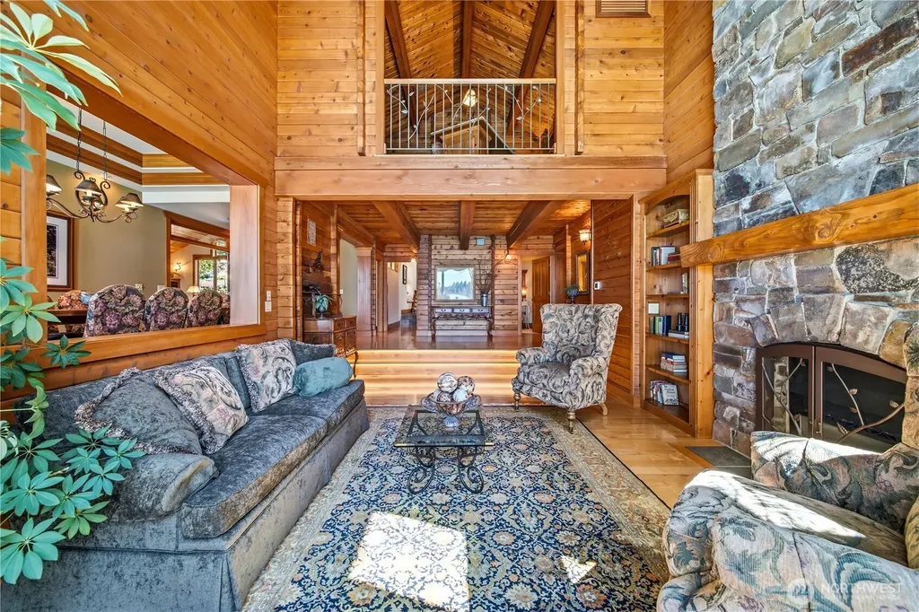 21102 Snag Island Drive E Lake Tapps WA 98391