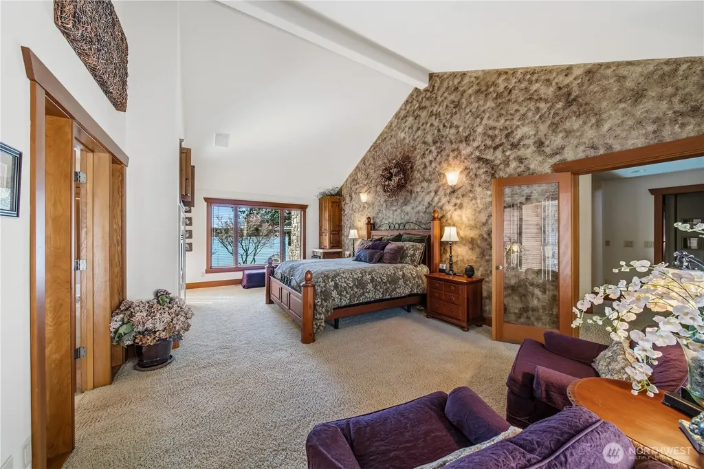 21102 Snag Island Drive E Lake Tapps WA 98391