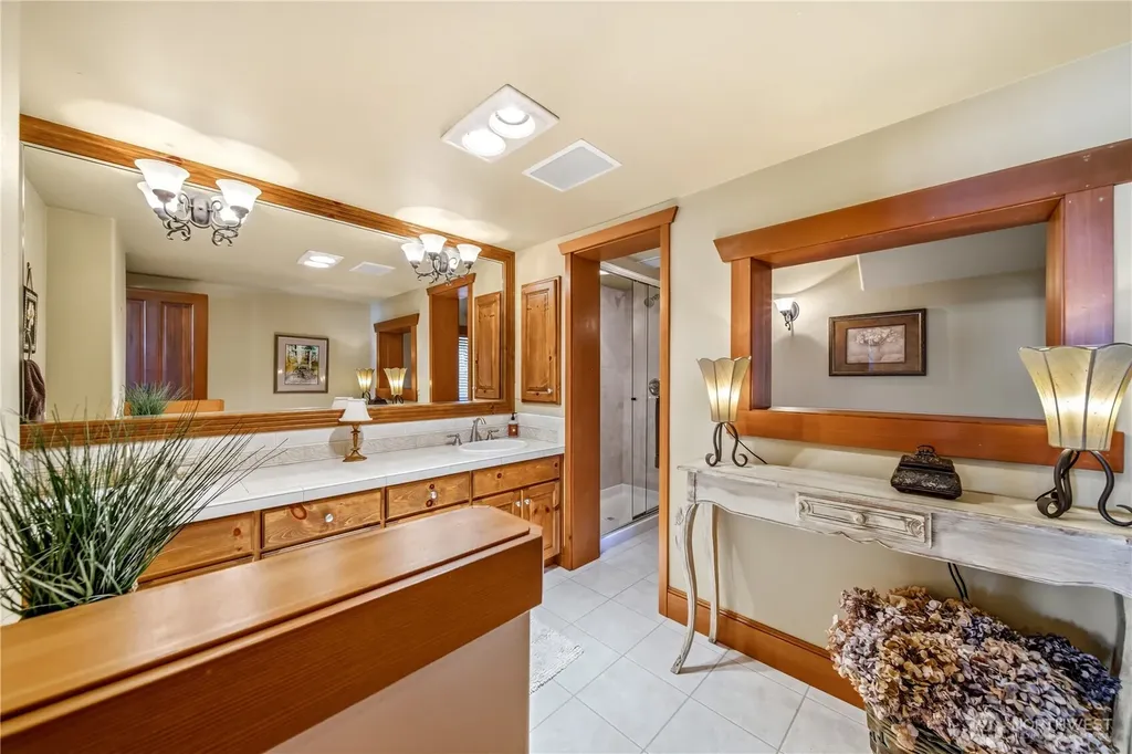 21102 Snag Island Drive E Lake Tapps WA 98391