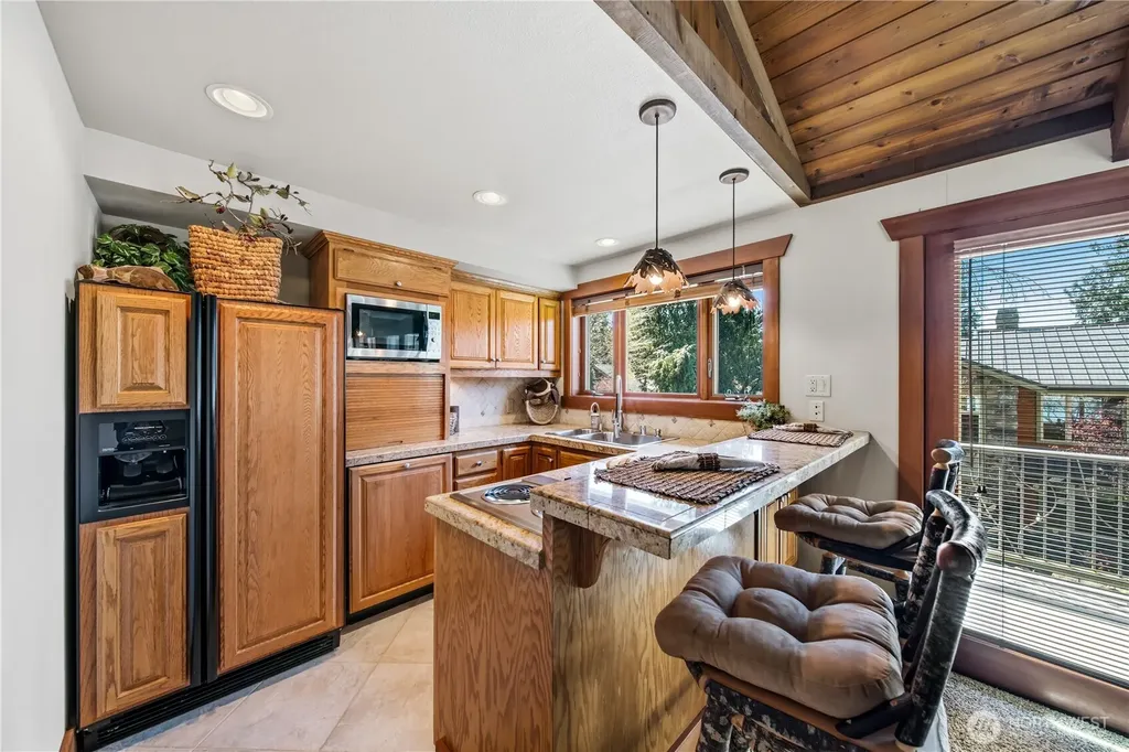 21102 Snag Island Drive E Lake Tapps WA 98391