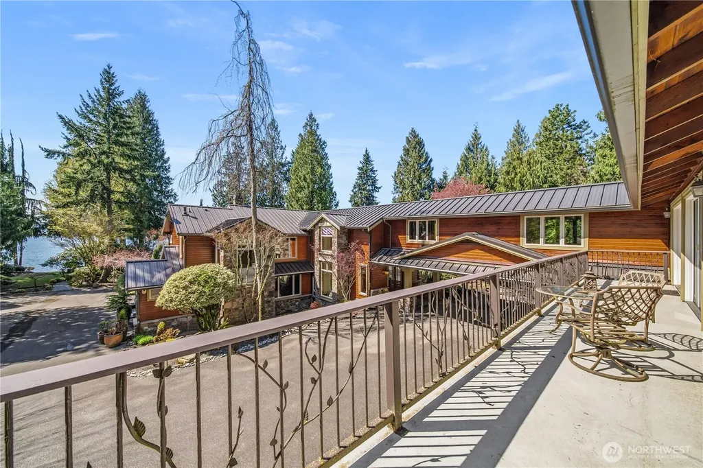 21102 Snag Island Drive E Lake Tapps WA 98391