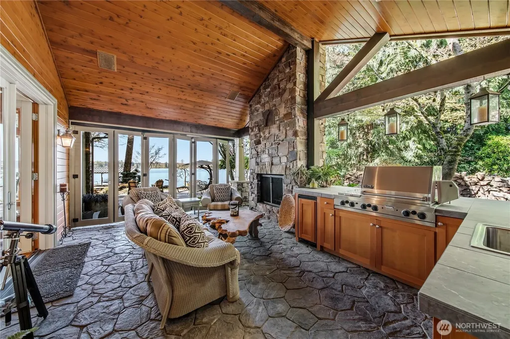 21102 Snag Island Drive E Lake Tapps WA 98391