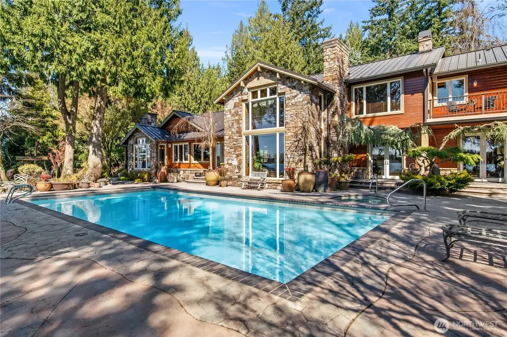 21102 Snag Island Drive E Lake Tapps WA 98391