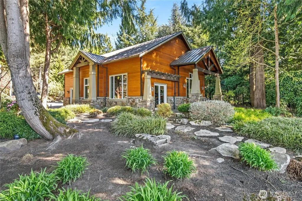 21102 Snag Island Drive E Lake Tapps WA 98391