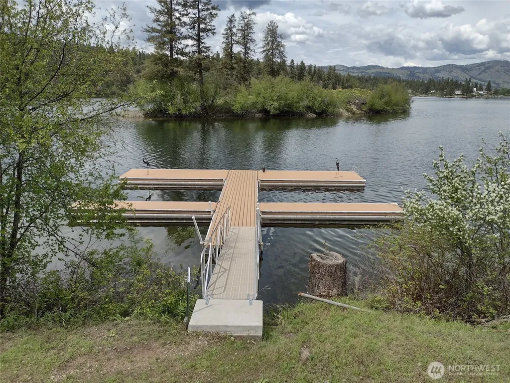 6 Tanager Lane Republic WA 99166