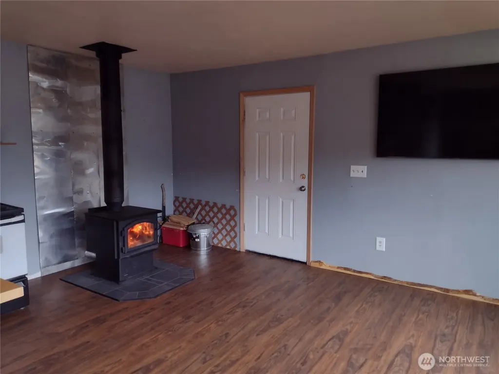 6 Tanager Lane Republic WA 99166