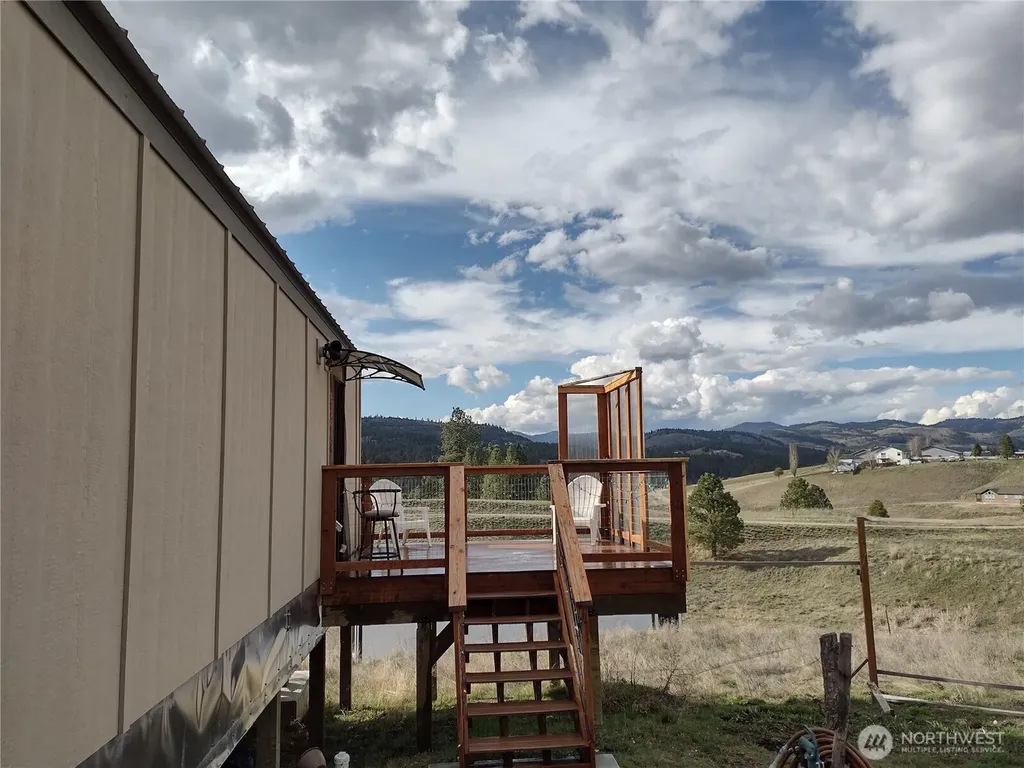 6 Tanager Lane Republic WA 99166