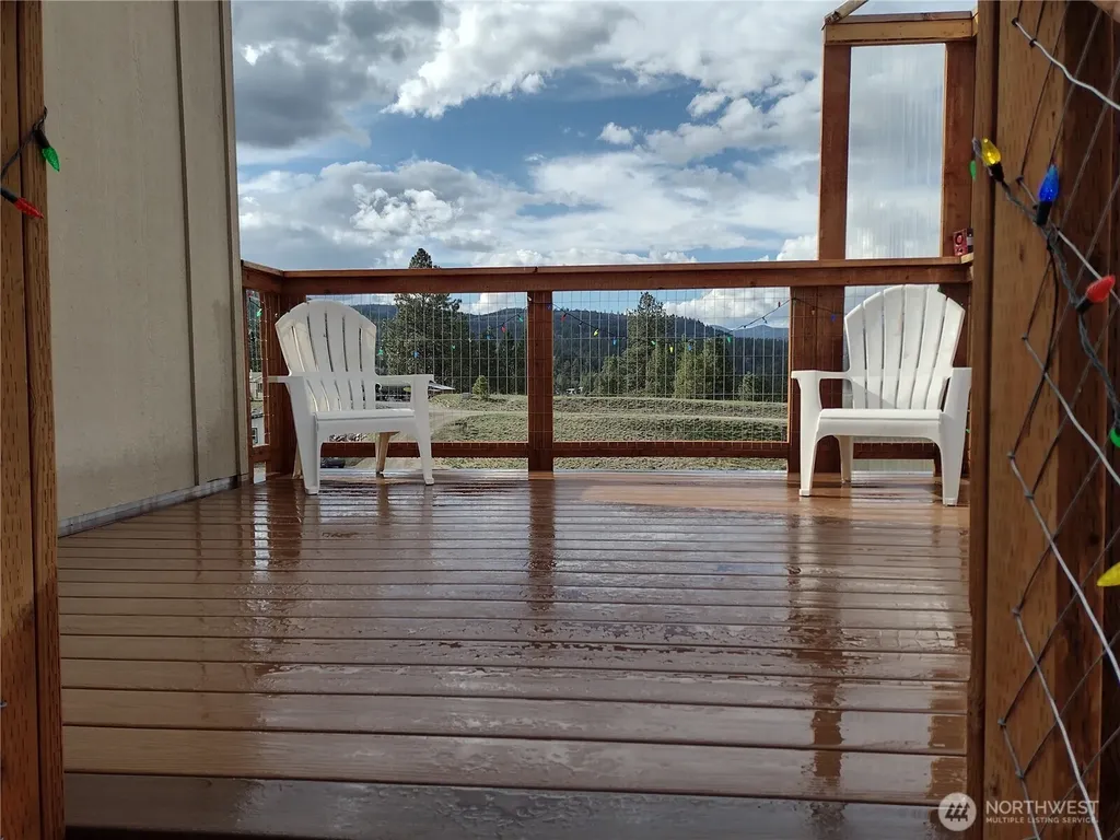 6 Tanager Lane Republic WA 99166
