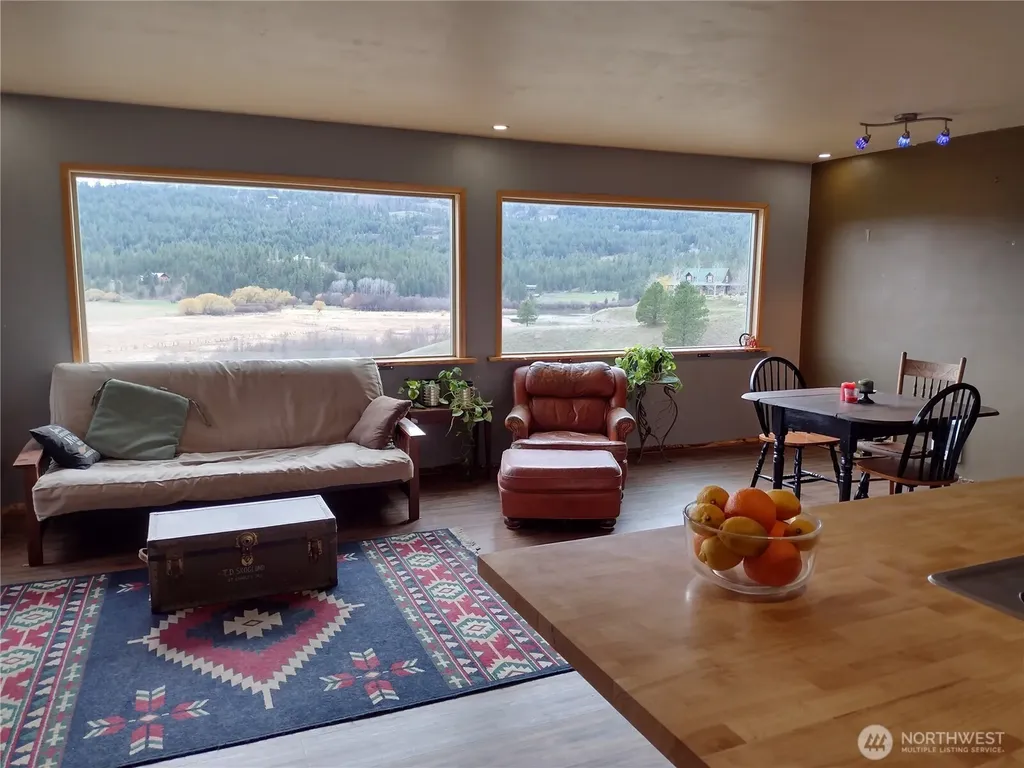 6 Tanager Lane Republic WA 99166