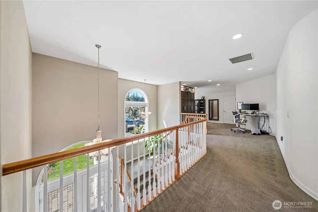 4915 Jenks Point Way E Lake Tapps WA 98391