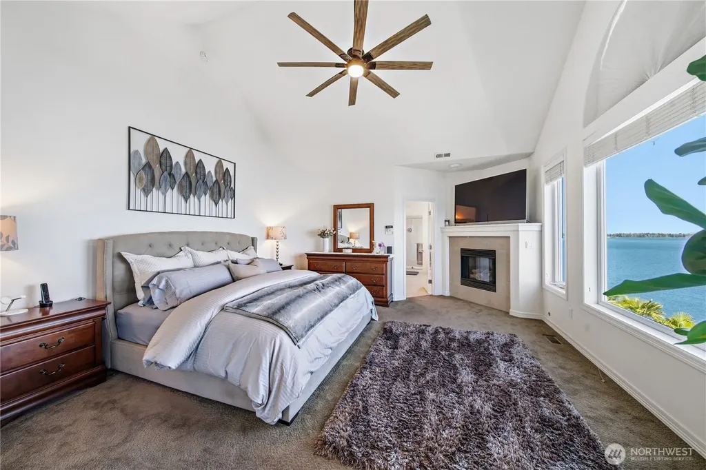 4915 Jenks Point Way E Lake Tapps WA 98391