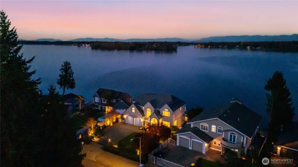 4915 Jenks Point Way E Lake Tapps WA 98391