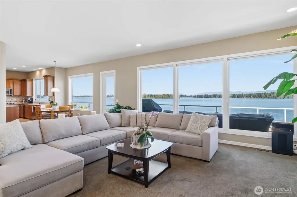 4915 Jenks Point Way E Lake Tapps WA 98391