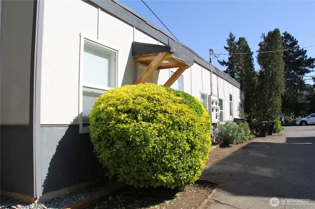 2110 NE 85th Street Seattle WA 98115