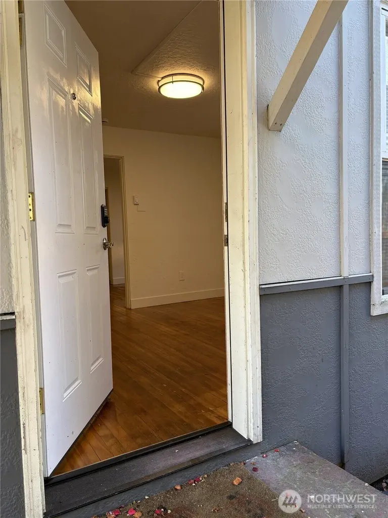 2110 NE 85th Street Seattle WA 98115