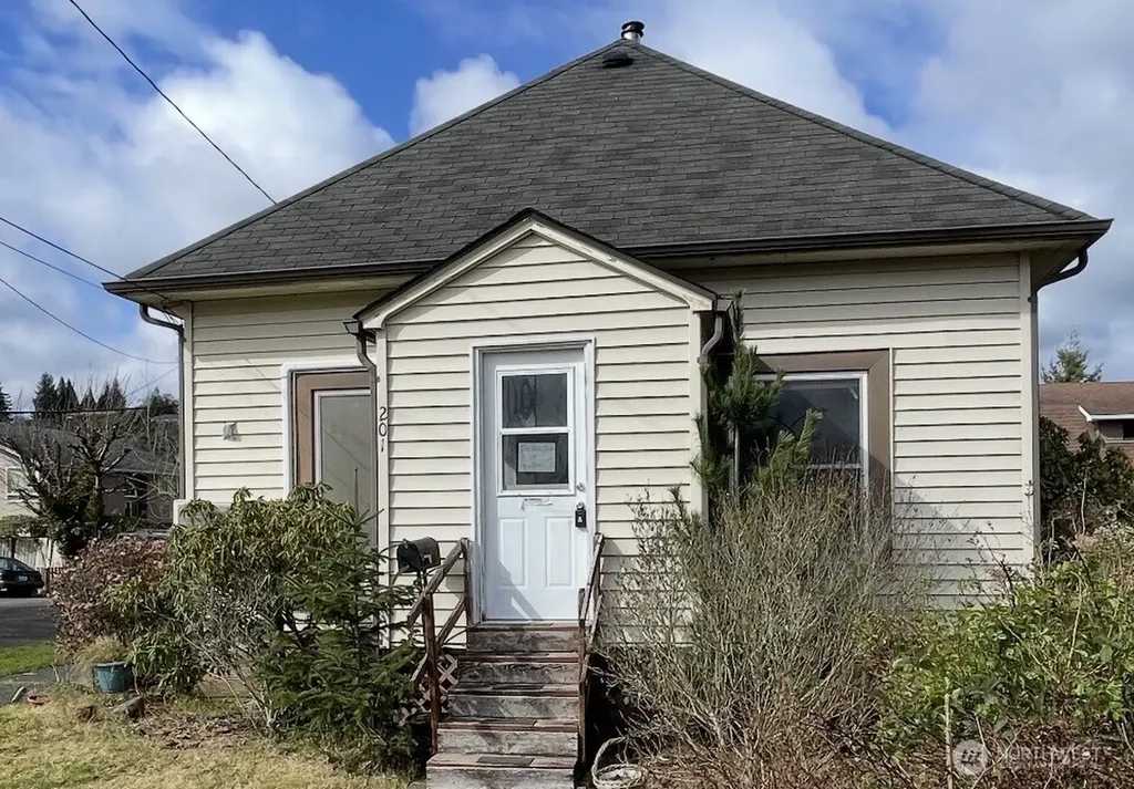 201 Emerson Avenue Hoquiam WA 98550