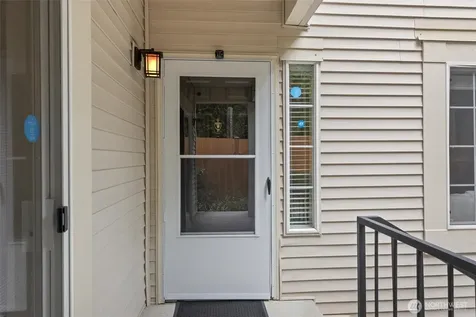 10909 Avondale Road NE Redmond WA 98052