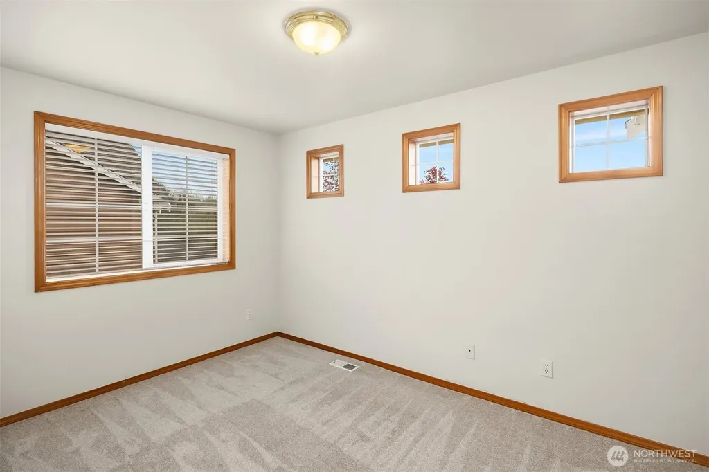 1102 185th Street SE Bothell WA 98012