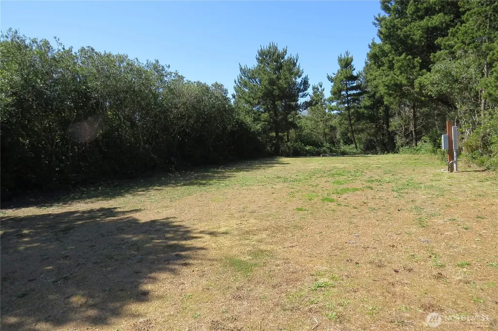 319 Sand Dune Avenue NW Ocean Shores WA 98569