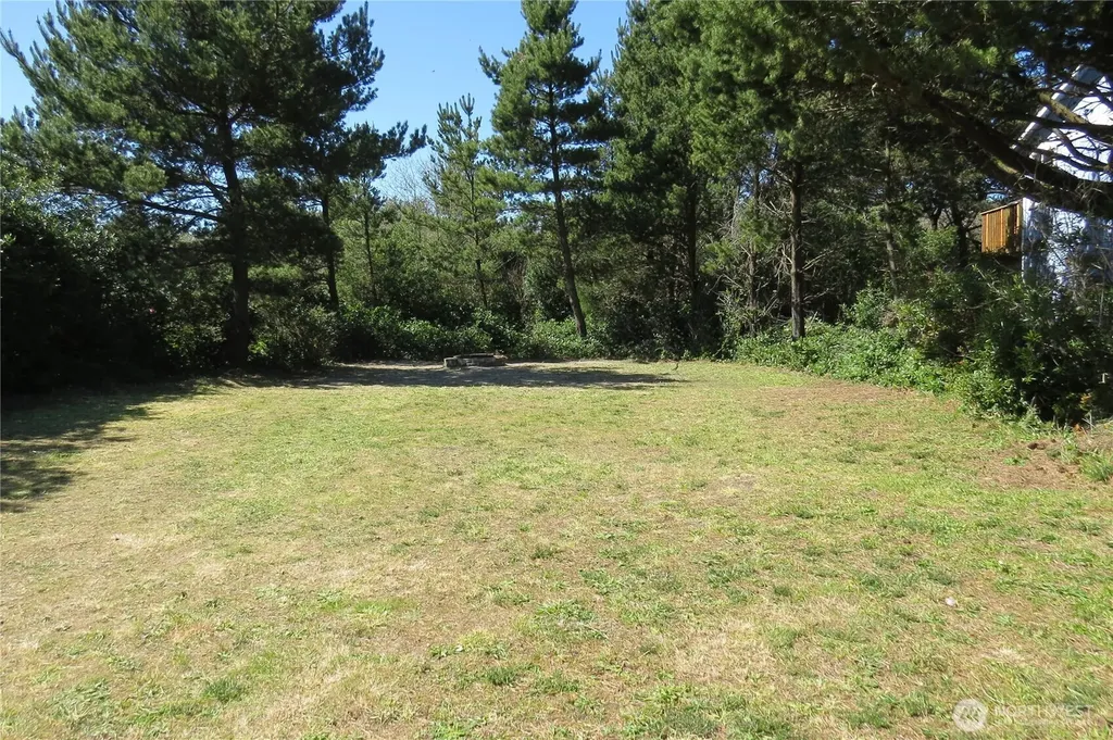 319 Sand Dune Avenue NW Ocean Shores WA 98569