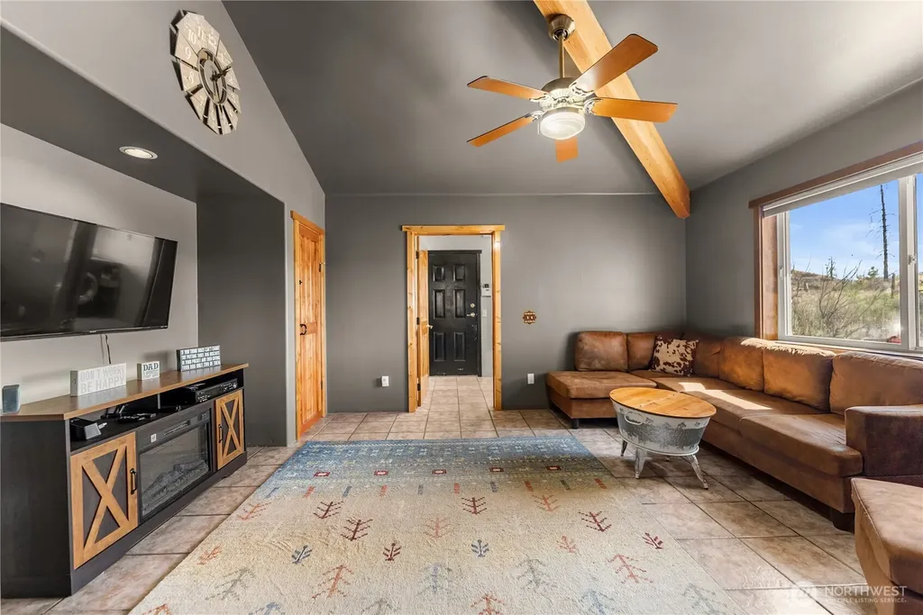 30 Tamarack Trail Oroville WA 98844