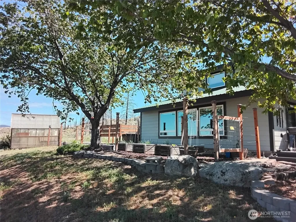 30 Tamarack Trail Oroville WA 98844