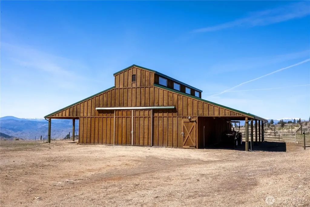 30 Tamarack Trail Oroville WA 98844