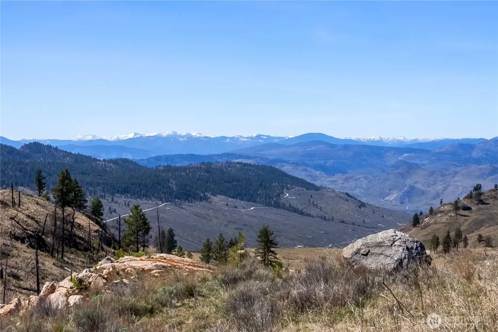 30 Tamarack Trail Oroville WA 98844