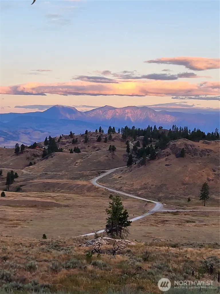 30 Tamarack Trail Oroville WA 98844