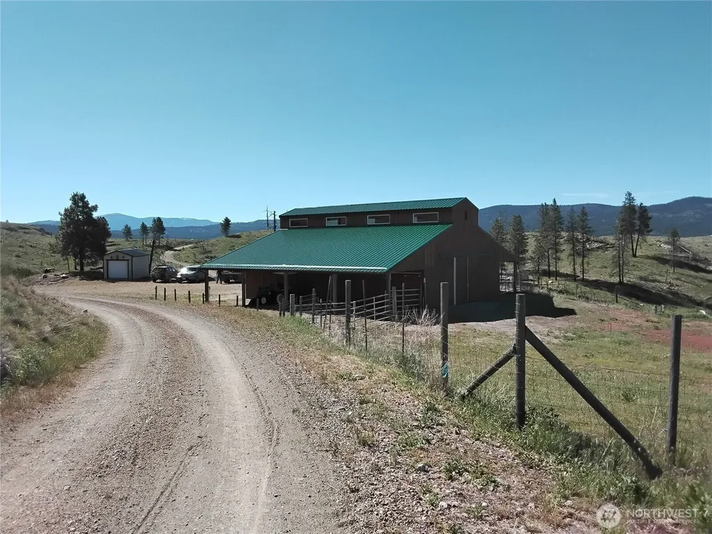 30 Tamarack Trail Oroville WA 98844
