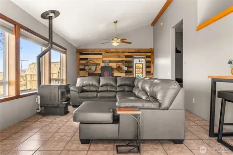 30 Tamarack Trail Oroville WA 98844