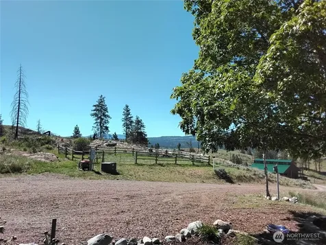 30 Tamarack Trail Oroville WA 98844