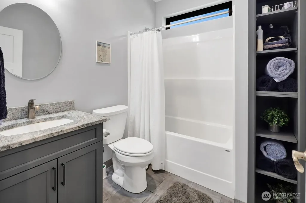 8802 Line Road Lynden WA 98264