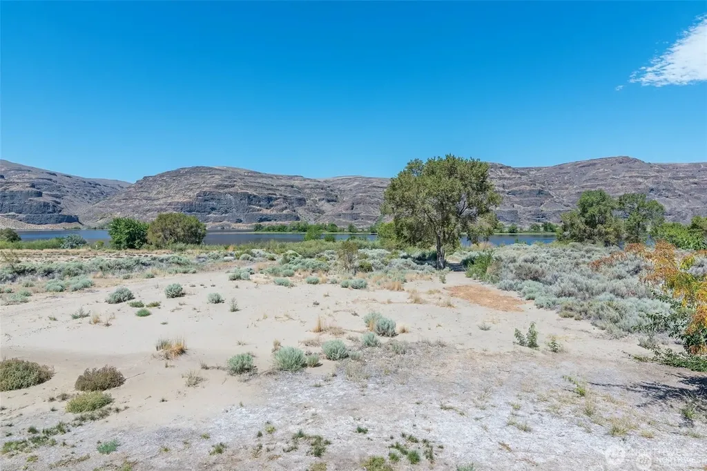 312 SW River Drive Quincy WA 98848