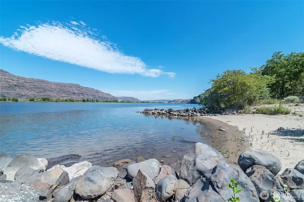 312 SW River Drive Quincy WA 98848