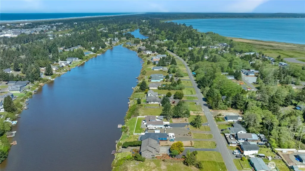 511 E Chance A La Mer NE Ocean Shores WA 98569
