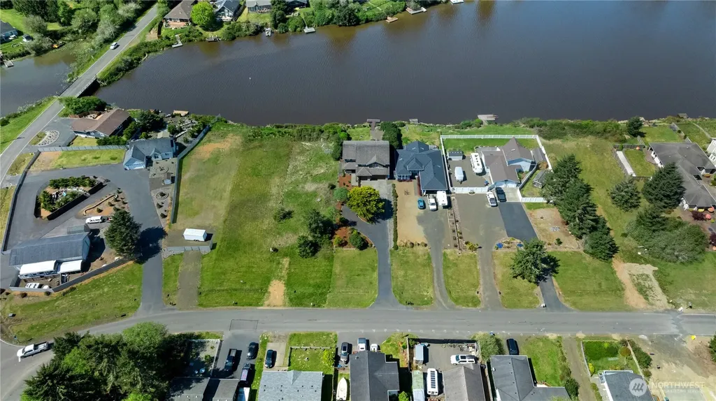 511 E Chance A La Mer NE Ocean Shores WA 98569