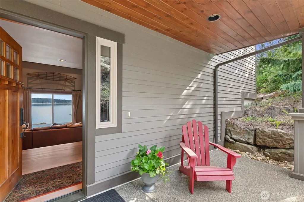 630 E Treasure Island Drive Allyn WA 98524