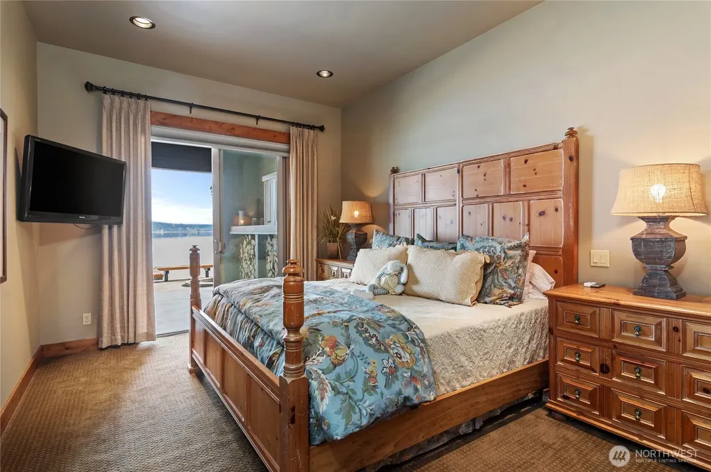 630 E Treasure Island Drive Allyn WA 98524