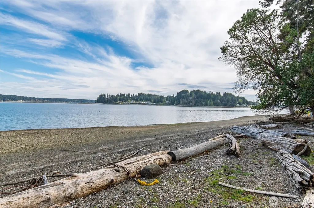 630 E Treasure Island Drive Allyn WA 98524