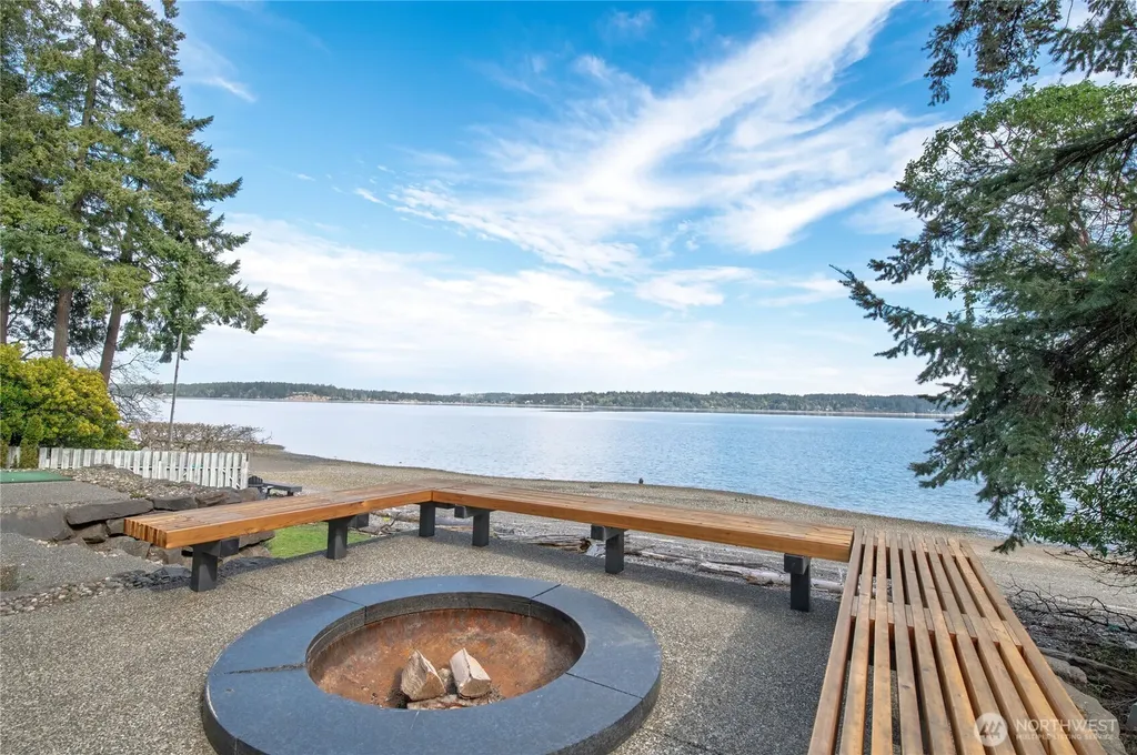 630 E Treasure Island Drive Allyn WA 98524